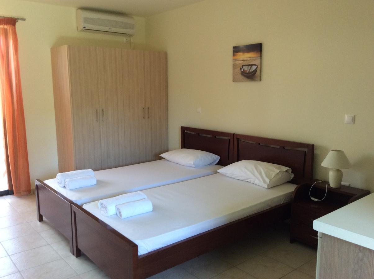 Achladi Beach Bagian luar foto