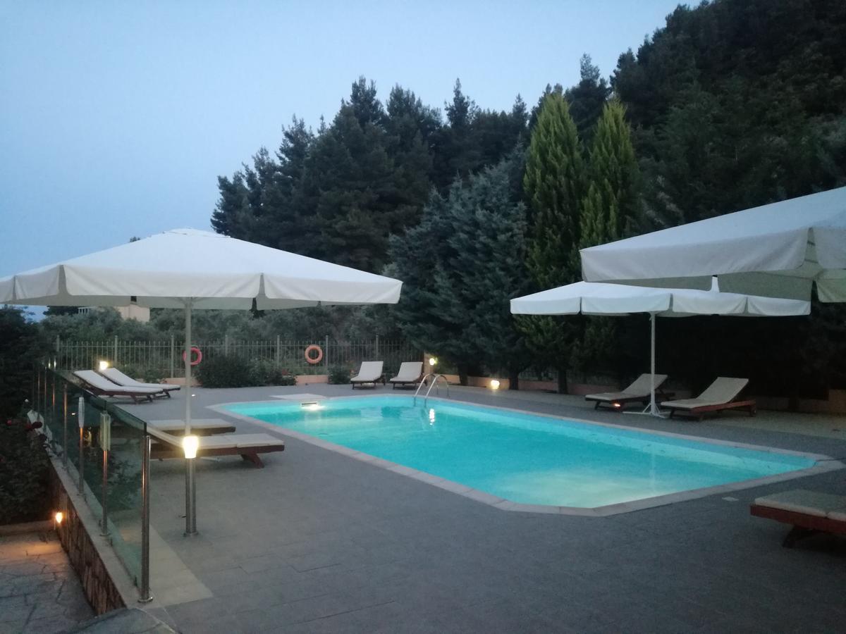 Achladi Beach Bagian luar foto